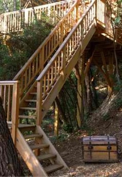 Come op the stairs and enjoy Stunning Treehouse with Hammock!