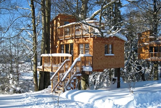 la cabaña durante el invierno