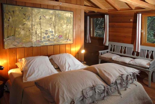 Treehouse with Round Sunny Terrace's bedroom